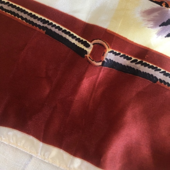 VINTAGE HORSE DESIGN SCARF 100% ACETATE 31" X 31" MADE IN JAPAN - Picture 6 of 10